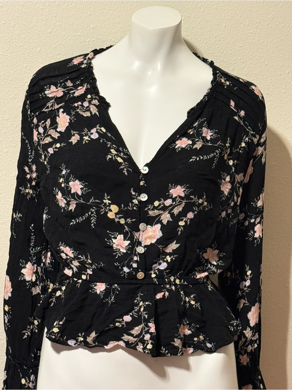 American Rag Black Floral Button-Front Peplum Blouse